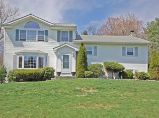 104 Edgehill Dr, Wappingers Falls, NY 12590