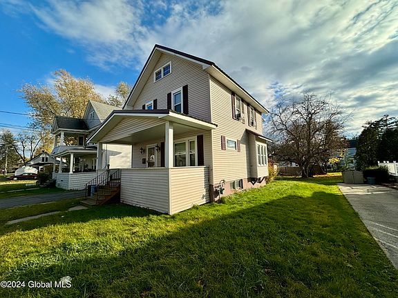 3rd image of 11 Crescent Avenue