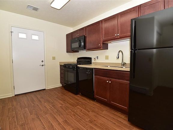 4th image of 119 Valley Cir NE