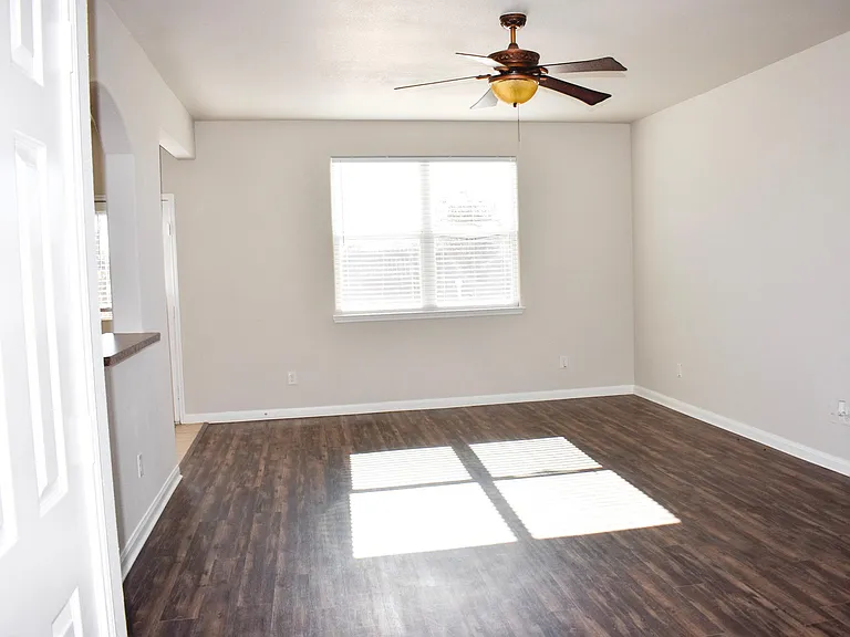 2127 Mandarin Way — Photo 8