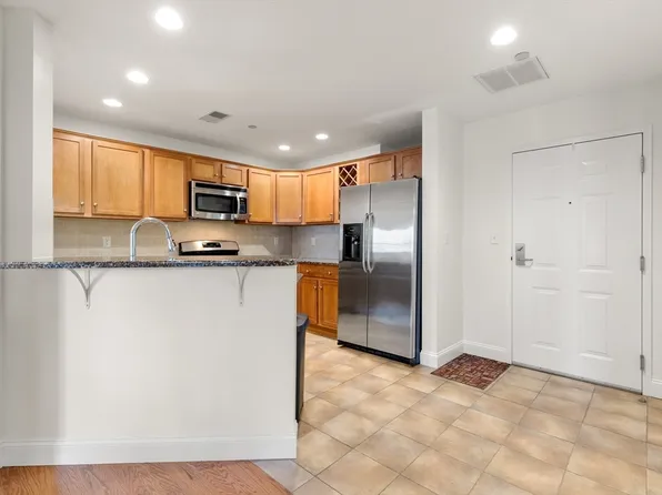 120 Wyllis Ave Unit 223, Everett, MA 02149
