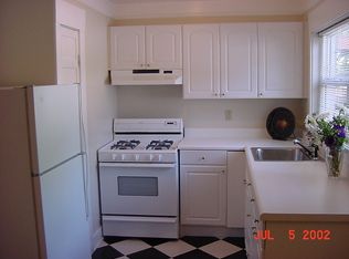 108 12th Ave E APT 4, Seattle, WA 98102