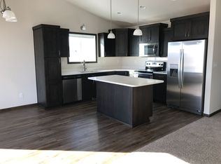 5994 58th St S, Fargo, ND 58104