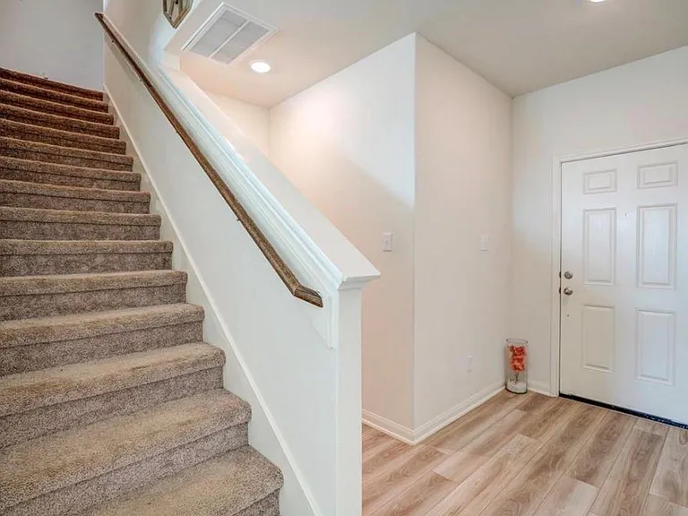 7943 Vacek Meadows Loop — Photo 4