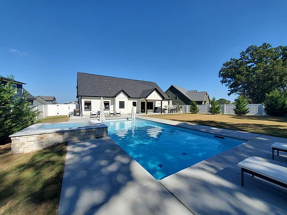 2nd image of 324 Tuscany Village Dr