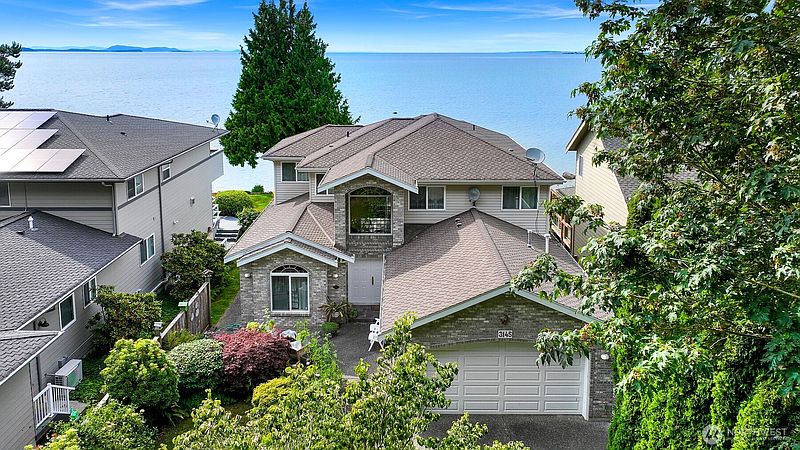 2nd image of 3145 Sunset Way