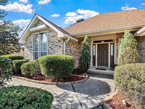 5th image of 206 Amanda Dr