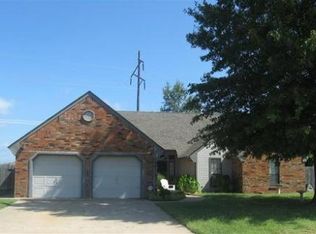 10633 Strawberry Hl, Midwest City, OK 73130