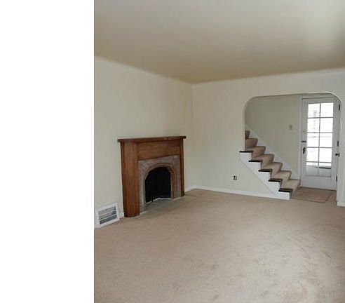 4th image of 6608 Woodhaven Ave