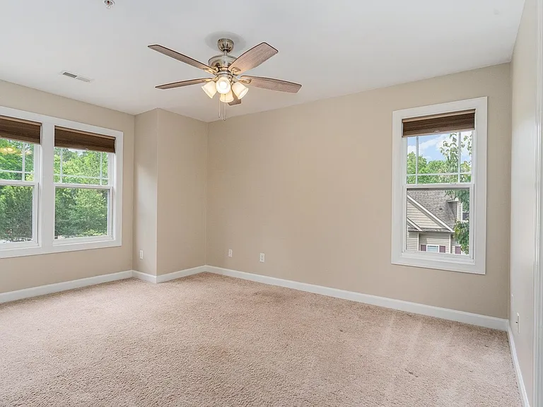 114 Primrose Ln — Photo 19