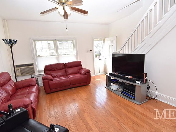 4th image of 1867 E 38th St