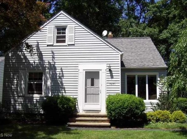 5271 Case Ave, Lyndhurst, OH 44124
