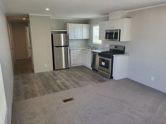 2nd image of 2326 Birch St #118