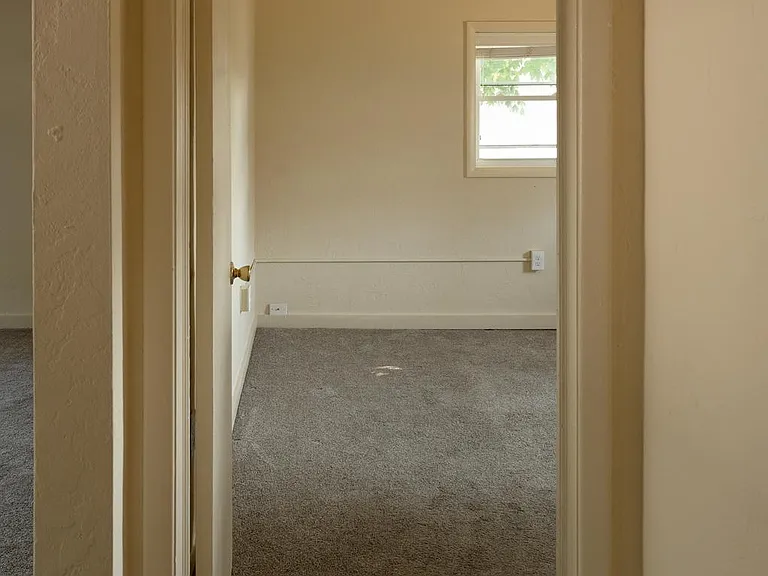 108 Martin Dr — Photo 17
