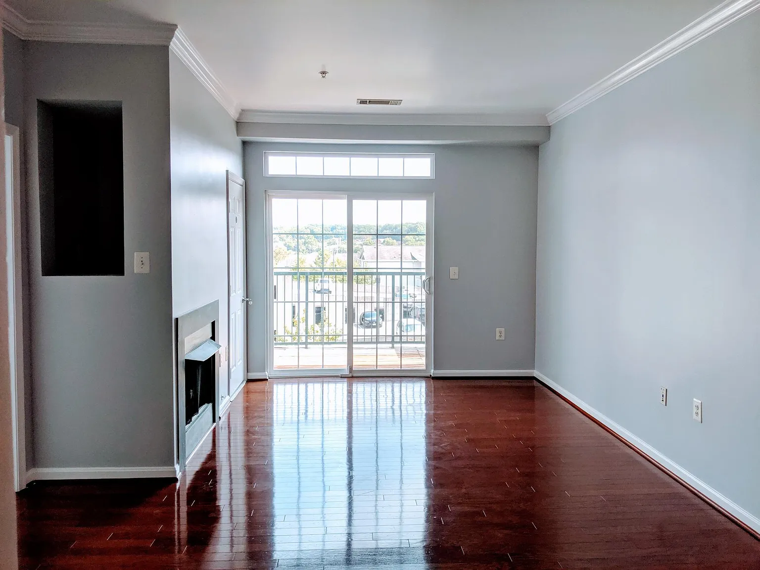 2465 Army Navy Dr — Photo 3