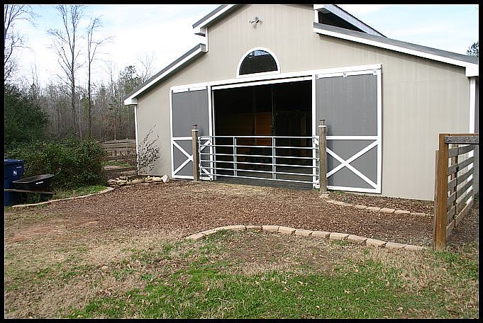 4-stall Luxury Stable