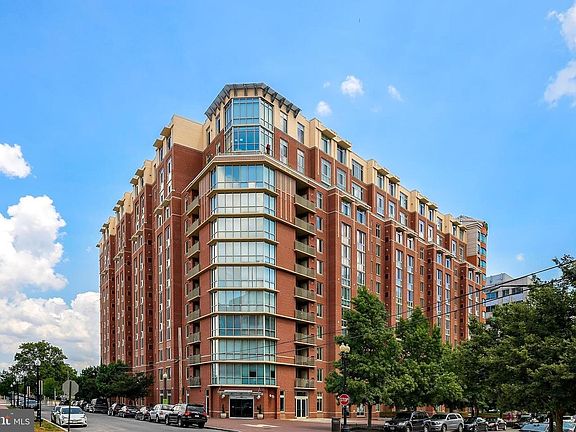 2nd image of 1000 New Jersey Ave SE APT 608