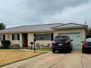 1403 Floydada St, Plainview, TX 79072