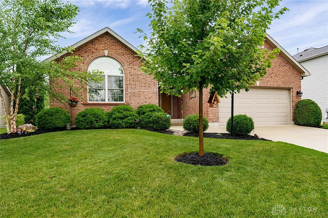 1130 Parkview Dr photo 1