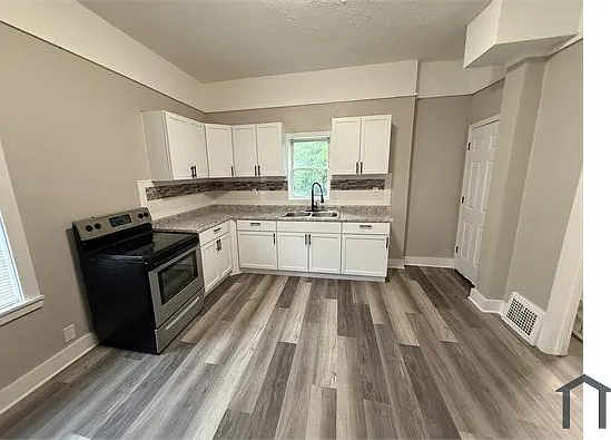 3 bed, $1,300 — Photo 3
