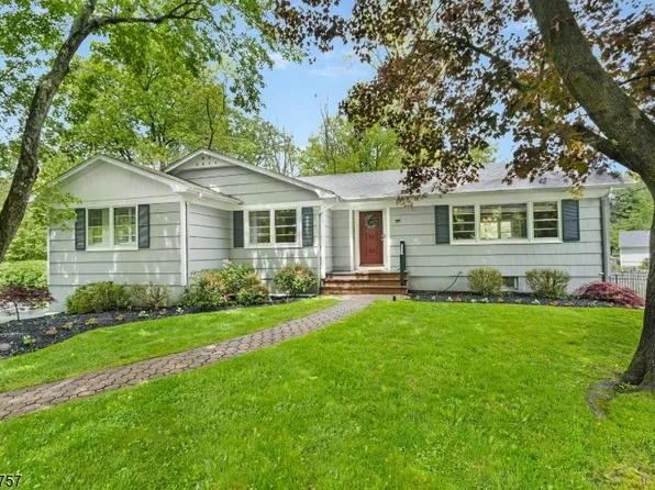 9 Hilltop Cir, Mendham Twp., NJ 07945