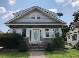 64 Washburn Ave, Freeport, NY 11520