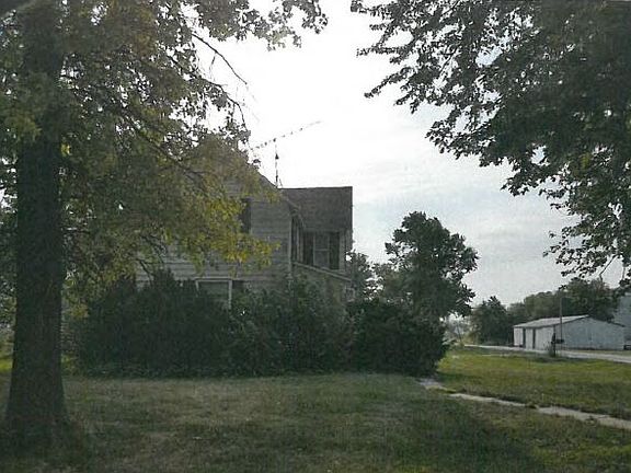 3rd image of 2102 E County Road 2100 N