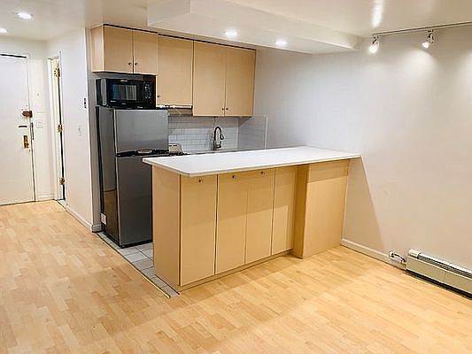 4th image of 224 1st Ave APT 2B