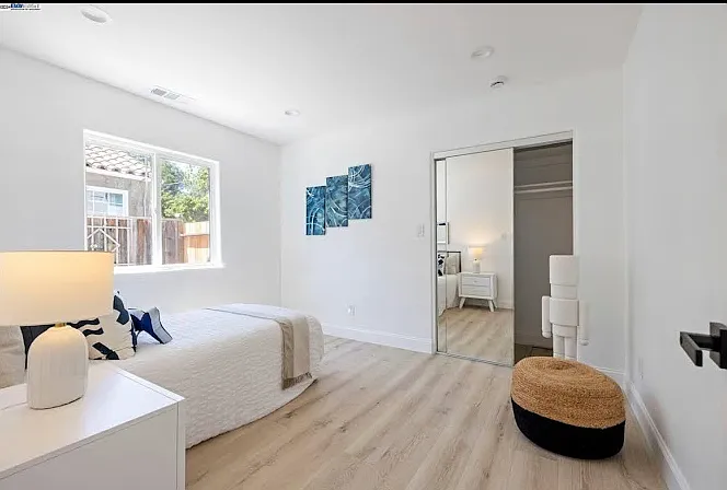 2221 Jefferson Ave — Photo 18