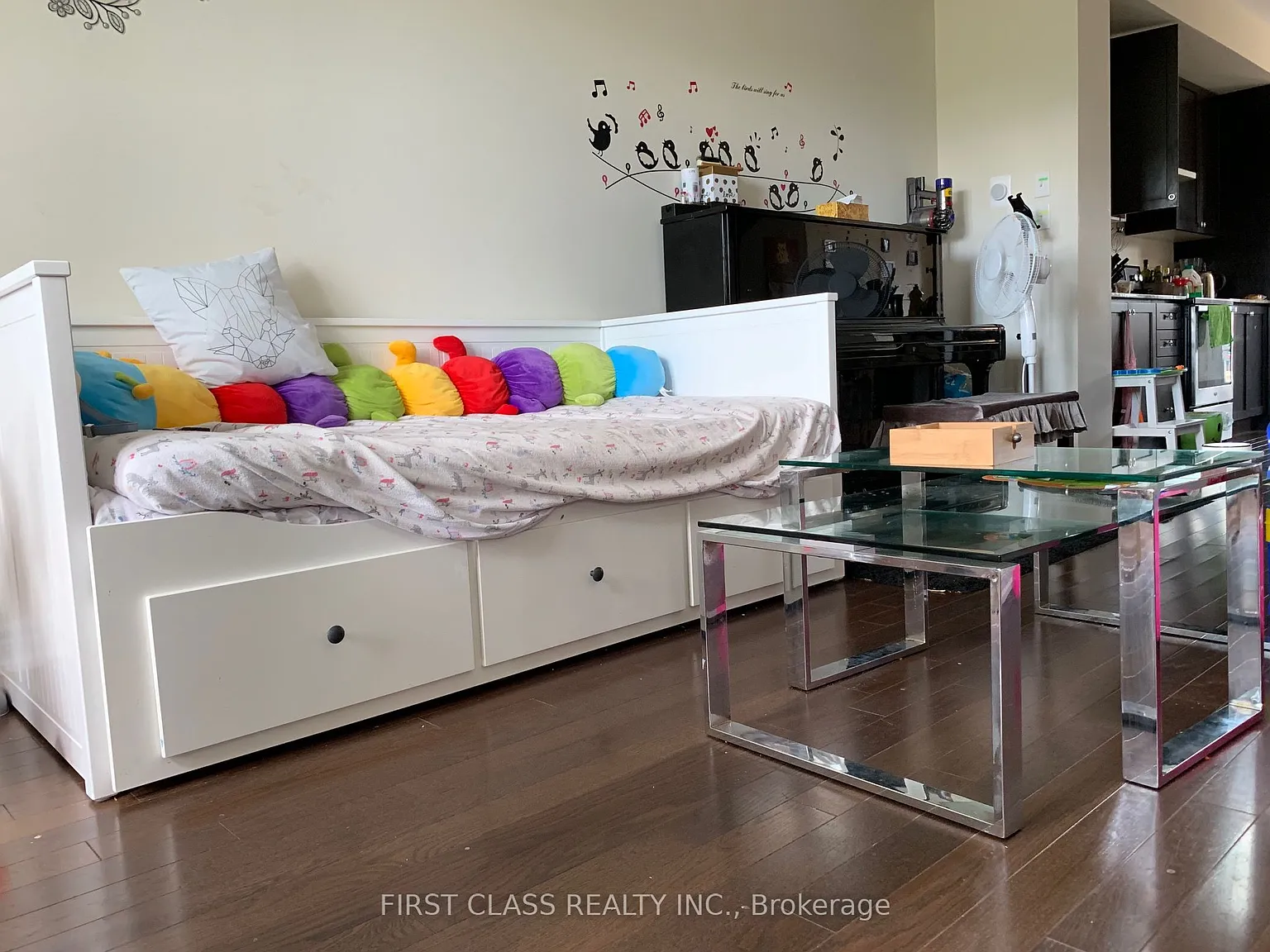 4 bed, $3,200 — Photo 4