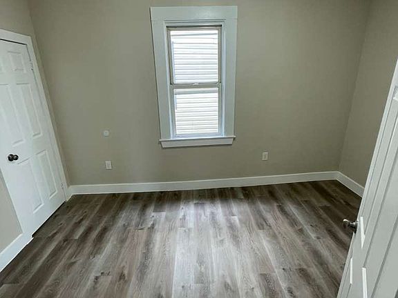 4th image of 28 Wainwright St #3L