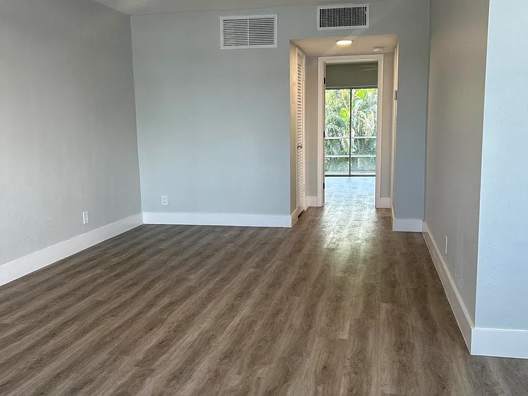 1980 Sunset Ave #12 — Photo 5