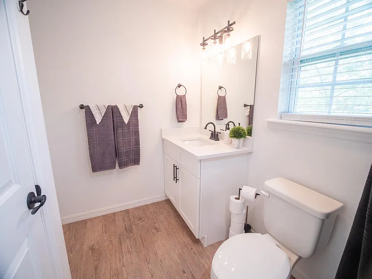 315 SE Lindale Gln — Photo 20
