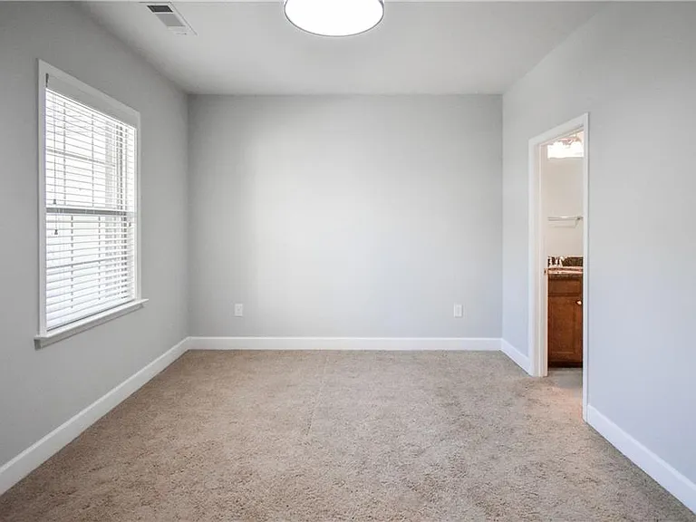 123 Barkley Ln — Photo 32