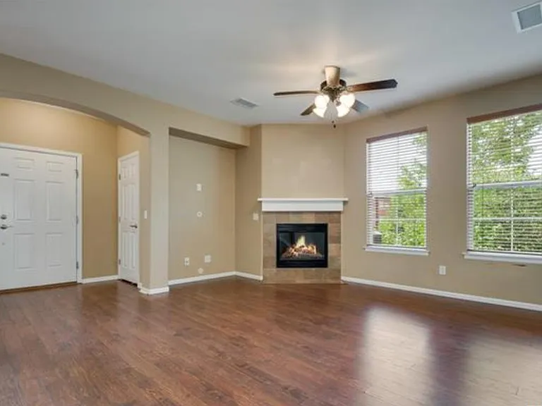 908 Rockhurst Dr #C — Photo 3