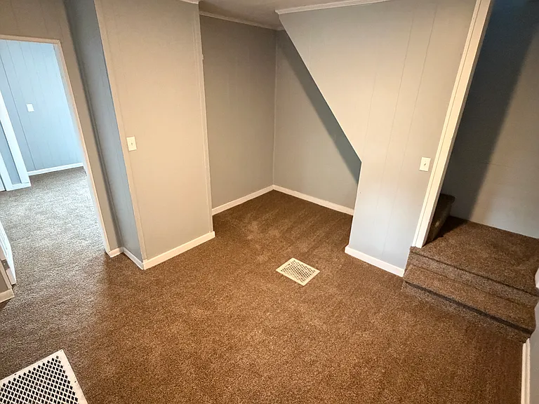 1713 Bank Pl SW — Photo 2