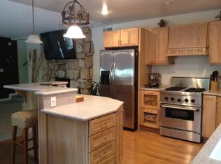 201 Vista Circle Dr, Sierra Madre, CA 91024