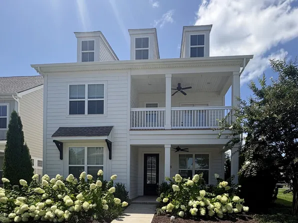 363 Hammock Pvt Ln, Spring Hill, TN 37174
