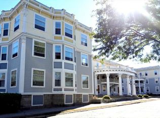 673 Chestnut St APT 17B, Manchester, NH 03104