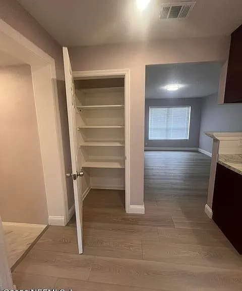 9206 Greenleaf Rd — Photo 6