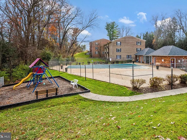 3846 Lyndhurst Dr #302 — Photo 22