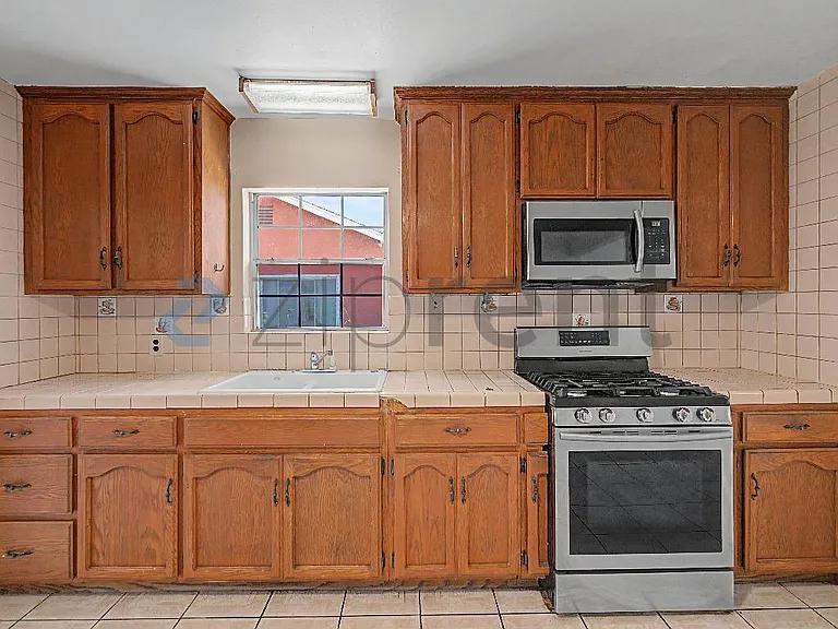 4417 Deland Ave — Photo 9