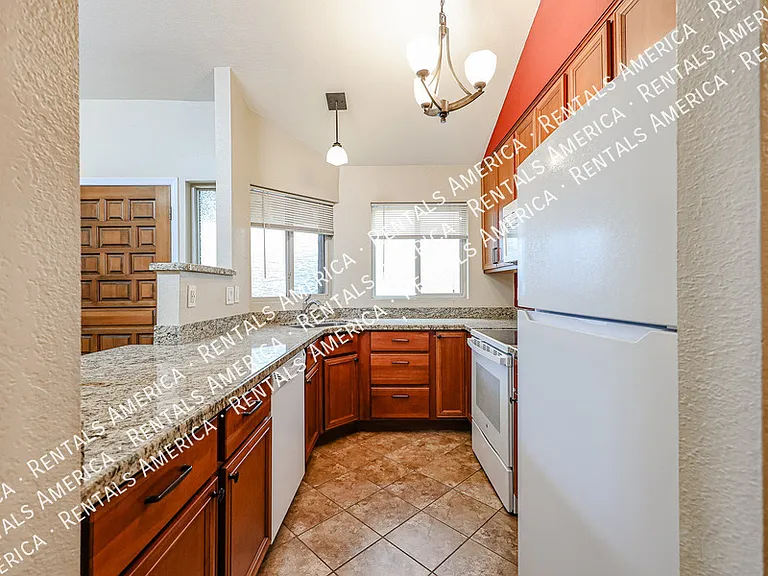 1621 E Vaughn St — Photo 12