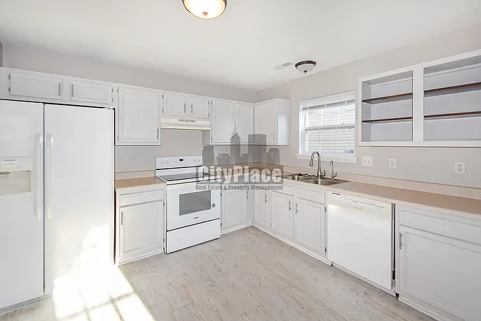 5639 Wood Hollow Dr — Photo 12