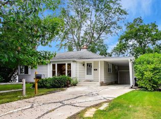 318 S Hale St, Palatine, IL 60067