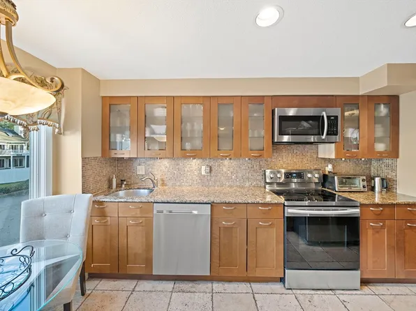 86 Abington Rd #86, Danvers, MA 01923