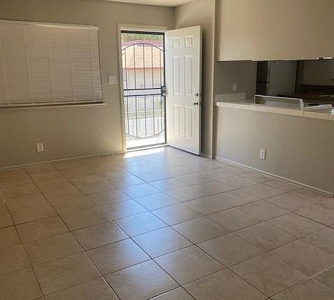 3rd image of 2749 W Fairmont Ave APT 204