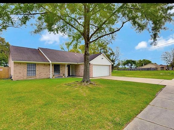 2nd image of 13831 Kensington Pl