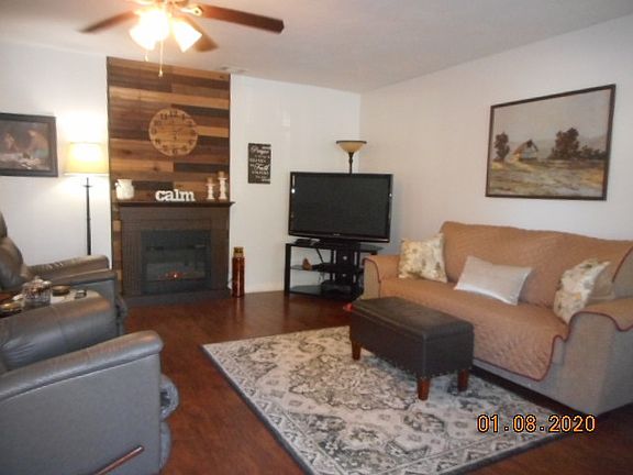 3rd image of 717 Kendall Dr