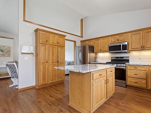 3rd image of 8504 Jensen Ave S